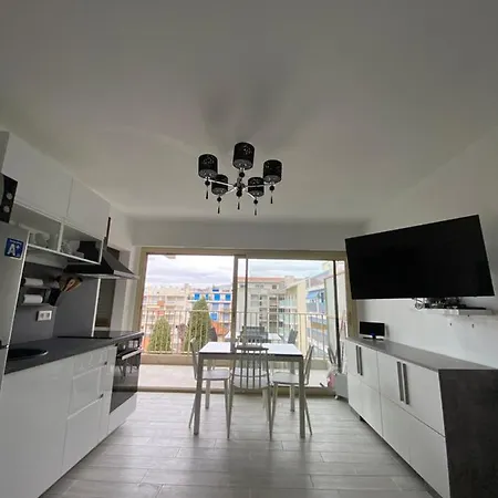 Superbe appartement rénové à neuf à 100m de la mer Juan-les-Pins Exterior foto