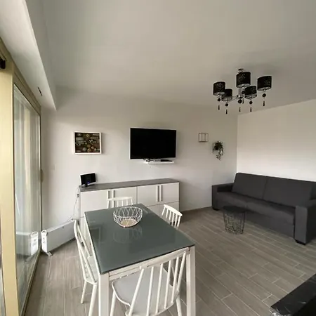 Superbe appartement rénové à neuf à 100m de la mer Juan-les-Pins Exterior foto