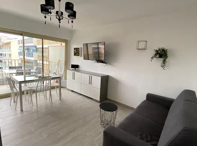 Superbe appartement rénové à neuf à 100m de la mer